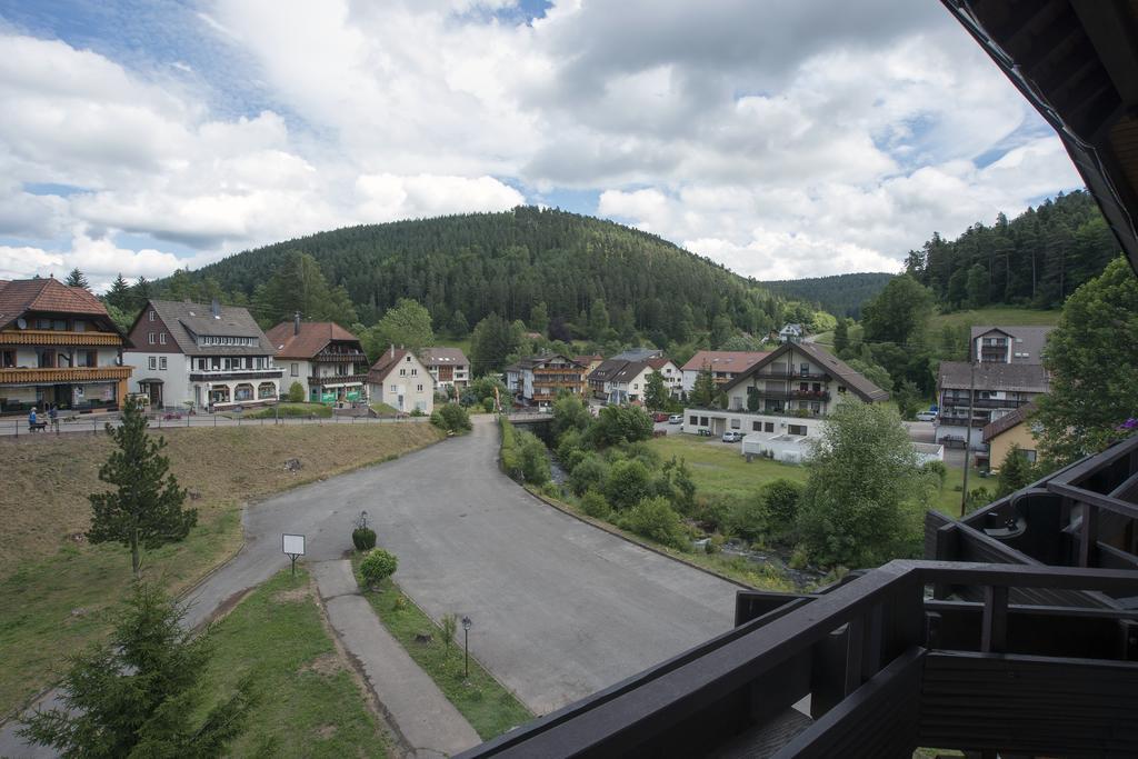 Enz Residenz Hotel Enzklösterle Buitenkant foto