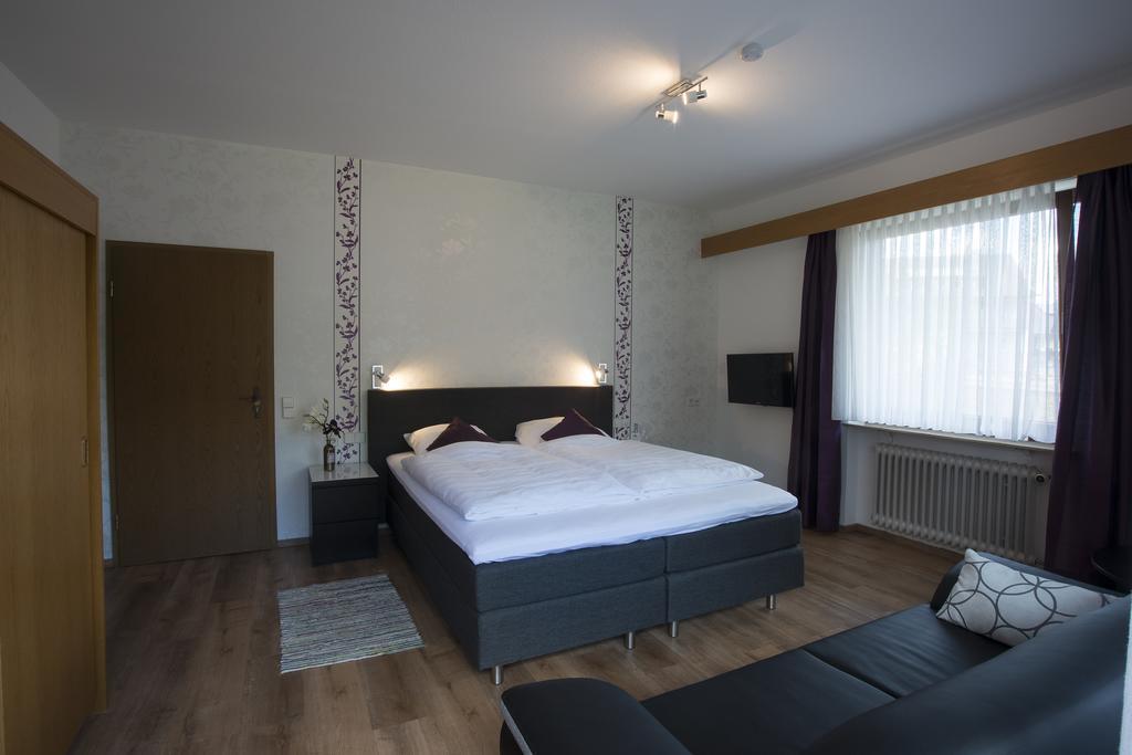 Enz Residenz Hotel Enzklösterle Buitenkant foto