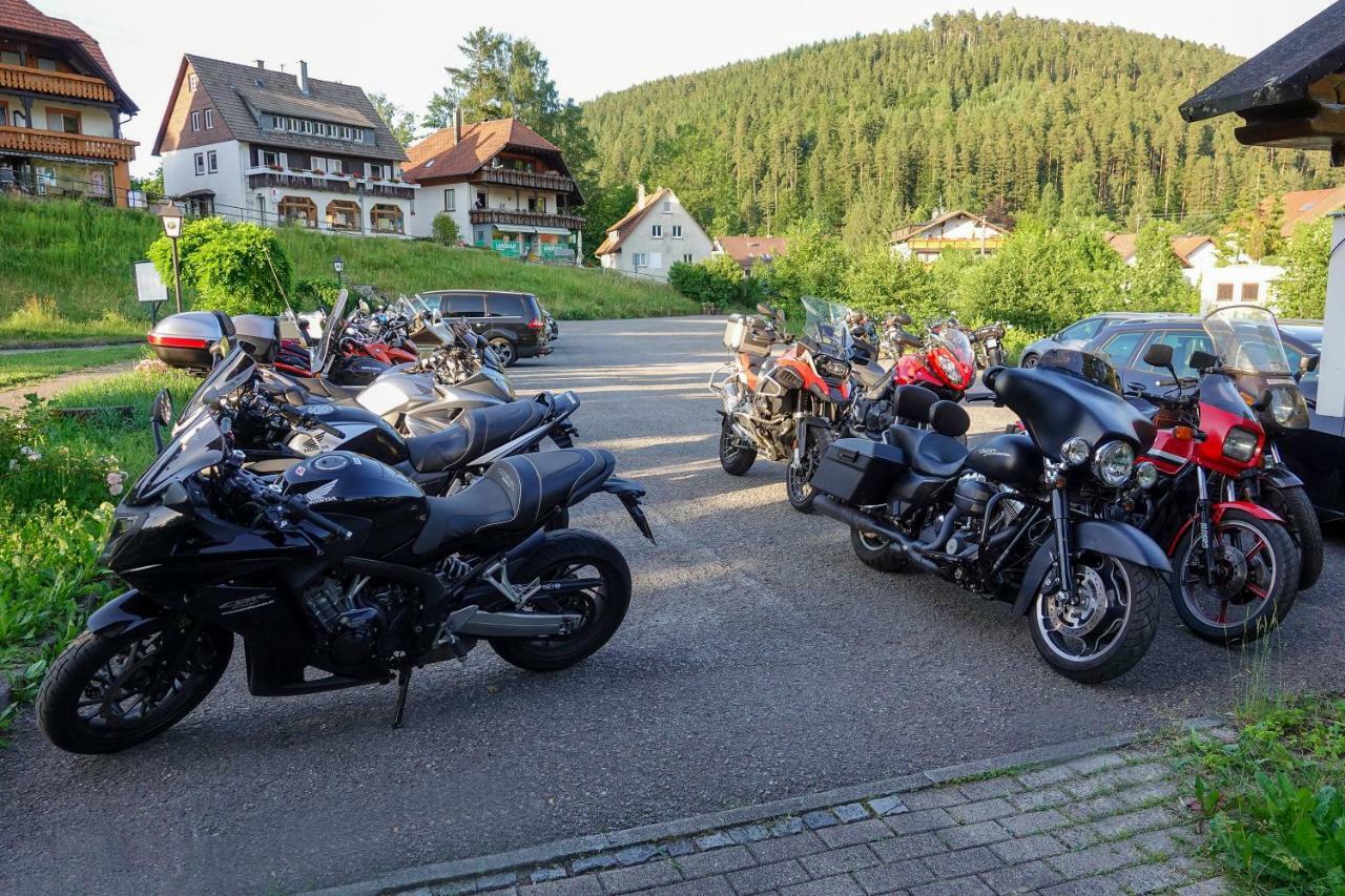 Enz Residenz Hotel Enzklösterle Buitenkant foto